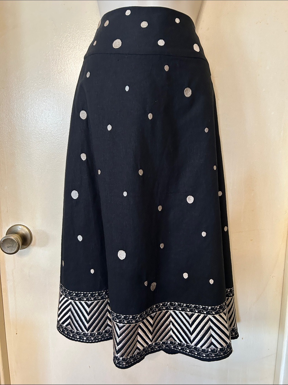 Carole Little Black Linen Skirt with Embroidered Dots and Chevron Border size 4